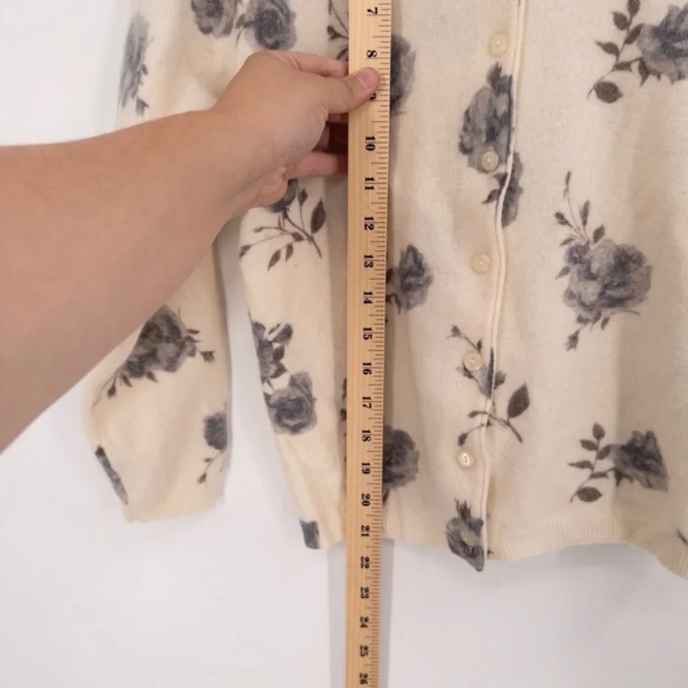 Vintage Floral Cardigan Sweater Womens M Cottage Light‎ Academia Feminine Cream - Picture 10 of 11